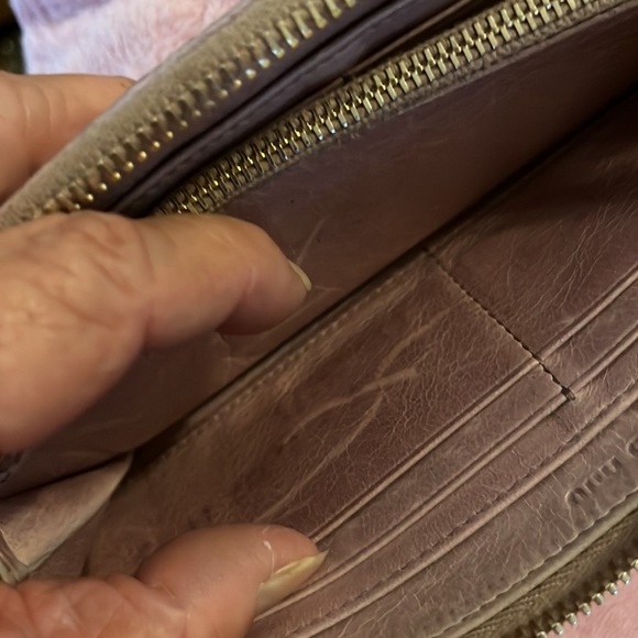 EUC MIU MIU matelasse women’s wallet - Picture 8 of 12